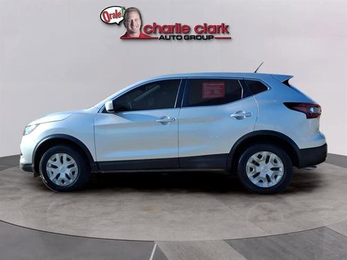 Used 2020 Nissan Rogue Sport S image 2
