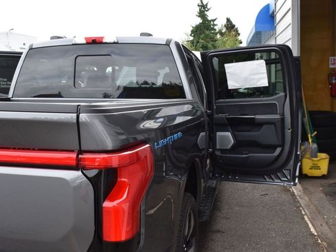 New 2025 Ford F150 Lightning Platinum image 26