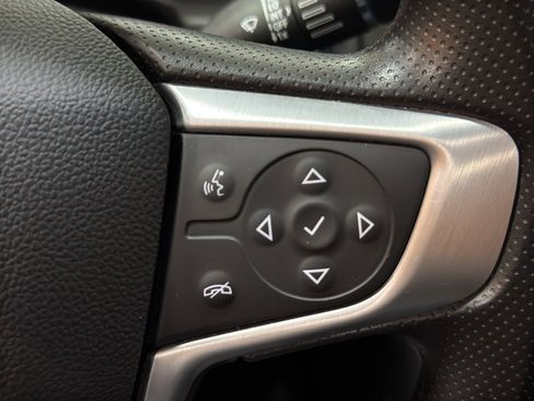 Used 2023 GMC Acadia SLE w/ Infotainment Package image 26