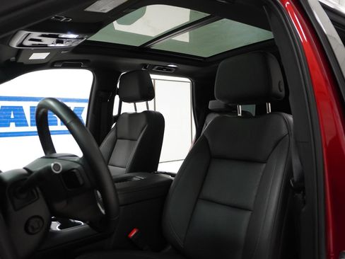 Used 2024 Chevrolet Tahoe Z71 w/ Luxury Package image 20