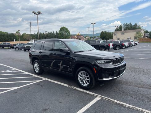 Used 2024 Jeep Grand Cherokee L Laredo AWD/4WD image 5