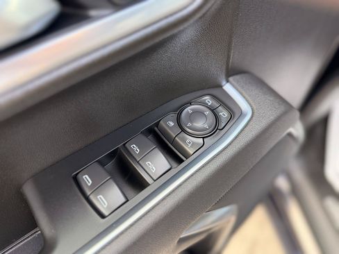 Used 2026 GMC Sierra 1500 SLT AWD/4WD image 11