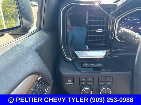 Used 2023 Chevrolet Silverado 1500 High Country w/ Technology Package AWD/4WD image 14
