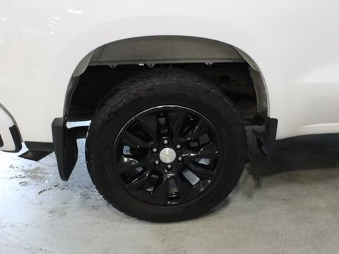 Used 2021 Chevrolet Silverado 1500 Custom AWD/4WD image 25