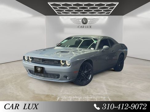 Used 2018 Dodge Challenger R/T w/ Blacktop Package RWD image 1