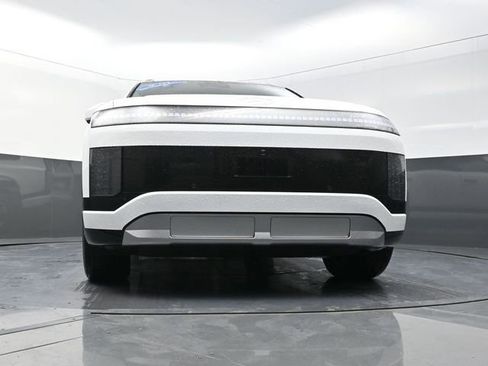 New 2026 Hyundai Ioniq 9 Limited AWD/4WD image 33