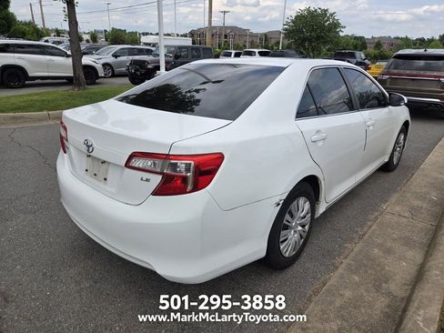 Used 2014 Toyota Camry LE FWD image 9