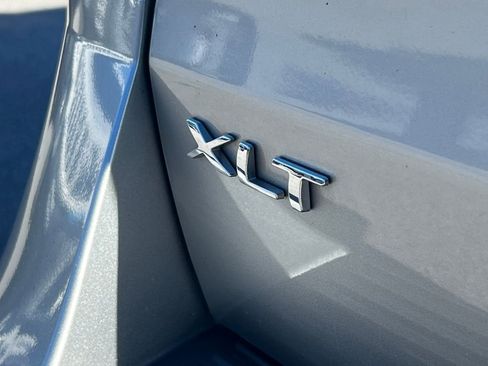 Used 2021 Ford Expedition XLT image 16