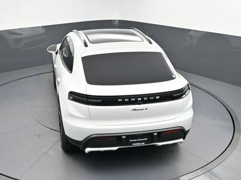 New 2024 Porsche Macan 4 Electric AWD/4WD image 35