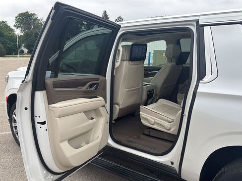Used 2021 GMC Yukon XL Denali w/ Denali Premium Package AWD/4WD image 15
