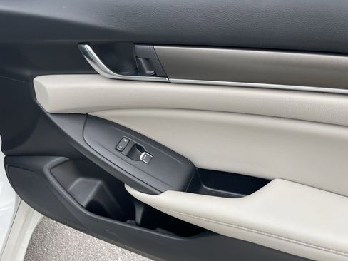 Used 2018 Honda Accord LX image 28