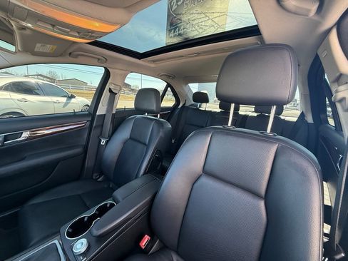 Used 2009 Mercedes-Benz C 300 Sedan image 12