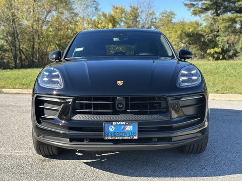 Used 2025 Porsche Macan image 2
