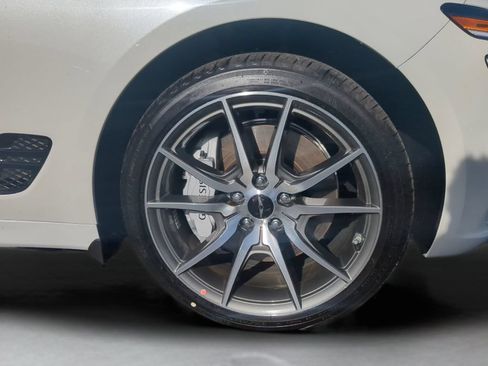 Used 2025 Genesis G70 2.5T RWD image 32