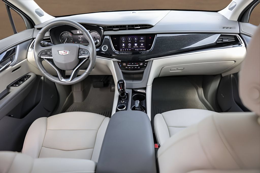 Used 2023 Cadillac XT6 Premium Luxury FWD image 29