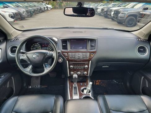 Used 2016 Nissan Pathfinder SL w/ SL Tech Package FWD image 10