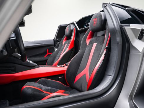 Used 2015 Lamborghini Aventador LP 700-4 image 31