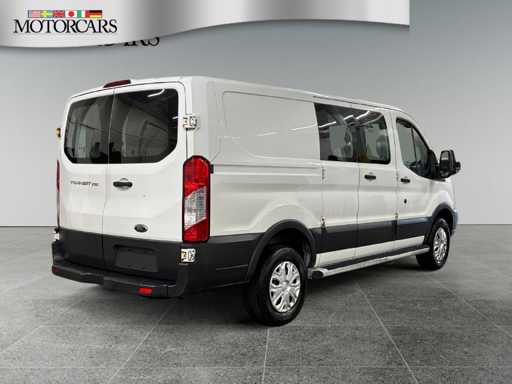 Used 2015 Ford Transit 250 130 Low Roof w/ Exterior Upgrade Package RWD image 3