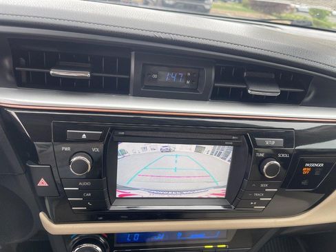 Used 2015 Toyota Corolla LE FWD image 21