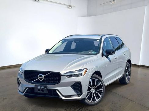 Used 2023 Volvo XC60 B5 Plus w/ Climate Package AWD/4WD image 1