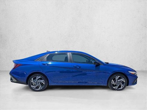 Certified 2025 Hyundai Elantra Sport w/ Cargo Package FWD image 4