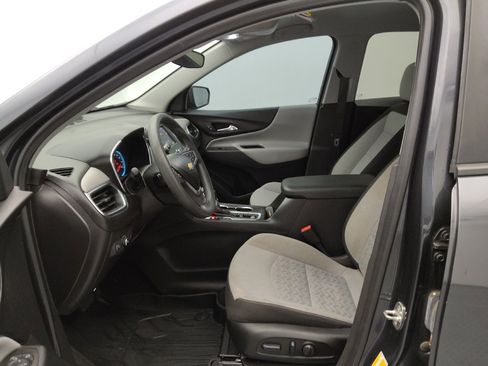 Used 2022 Chevrolet Equinox LS w/ LS Convenience Package FWD image 17