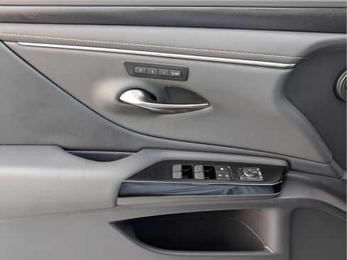 Used 2025 Lexus ES 350 w/ Premium Package FWD image 31