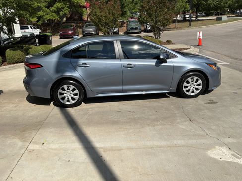 Used 2023 Toyota Corolla LE FWD image 11