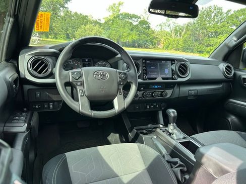 Certified 2021 Toyota Tacoma TRD Off-Road AWD/4WD image 13