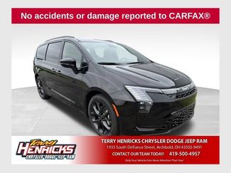 New 2027 Chrysler Pacifica Limited FWD 360° Tour