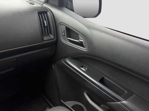 Used 2022 GMC Canyon AT4 image 25