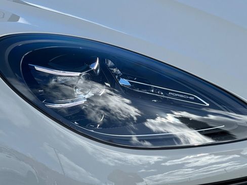 Used 2025 Porsche Macan image 37