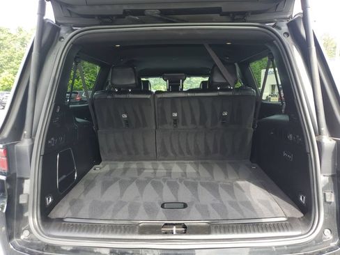 Used 2024 Jeep Wagoneer L Series II w/ Flexible Seating Group RWD image 8