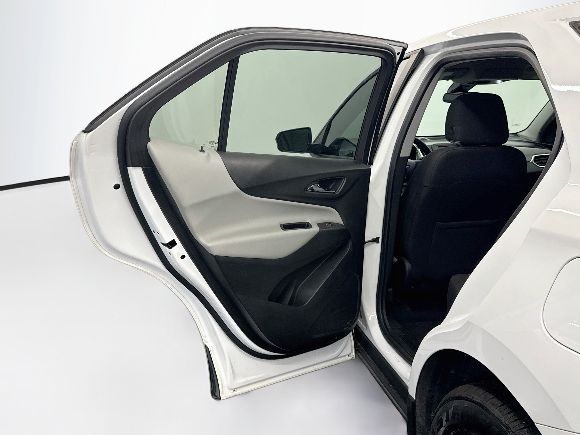 Used 2020 Chevrolet Equinox LS w/ LS Convenience Package FWD image 24