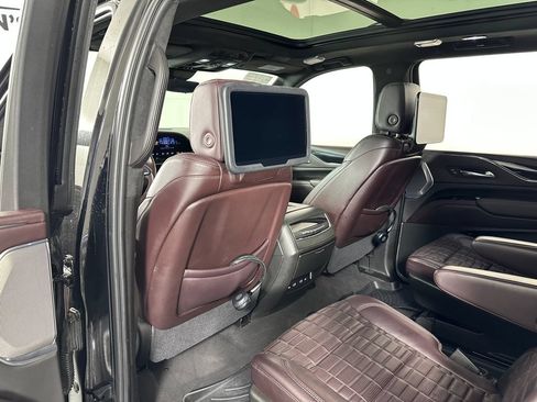 Used 2021 Cadillac Escalade ESV Sport Platinum AWD/4WD image 19