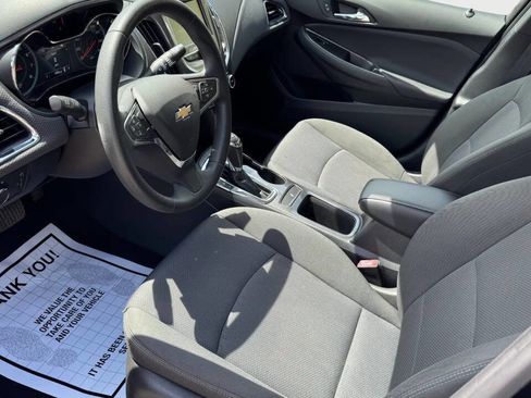 Used 2018 Chevrolet Cruze LT image 11