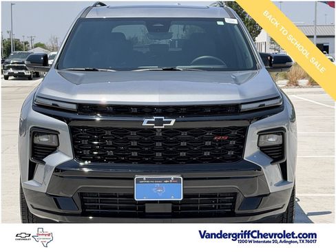 Used 2026 Chevrolet Traverse RS w/ LPO, Floor Liner Package FWD image 7