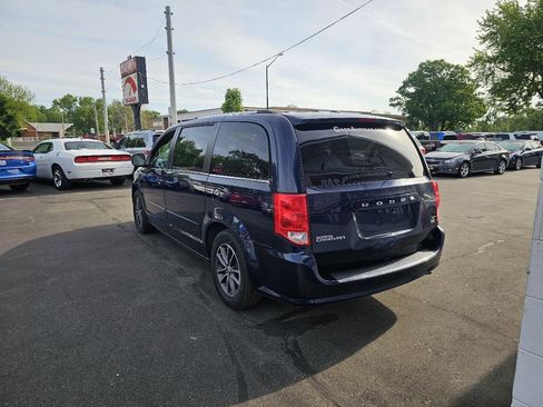 Used 2017 Dodge Grand Caravan SXT FWD image 8