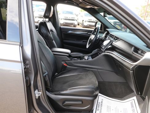 Used 2022 Jeep Grand Cherokee L Laredo AWD/4WD image 33