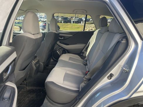 Used 2020 Subaru Outback Premium image 12