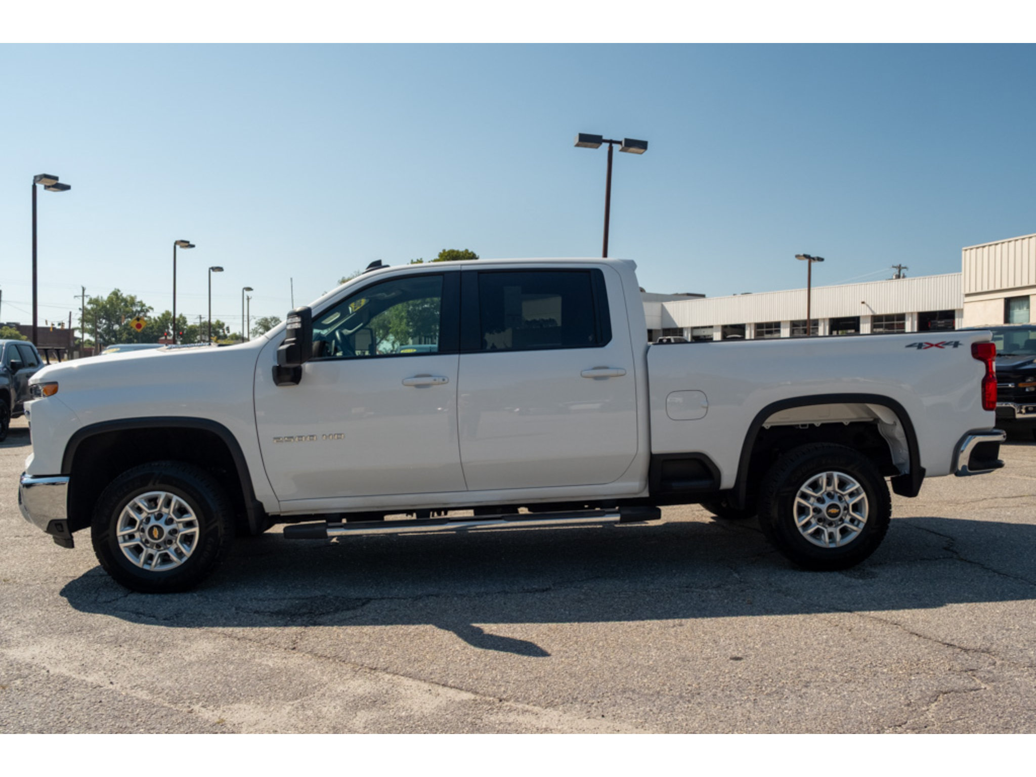 Used 2025 Chevrolet Silverado 2500 LT w/ Convenience Package AWD/4WD image 5