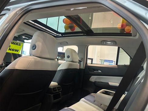 New 2025 Honda Prologue Touring image 18