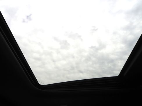 New 2025 Chrysler Pacifica Select w/ Uconnect Theater Family Group image 24