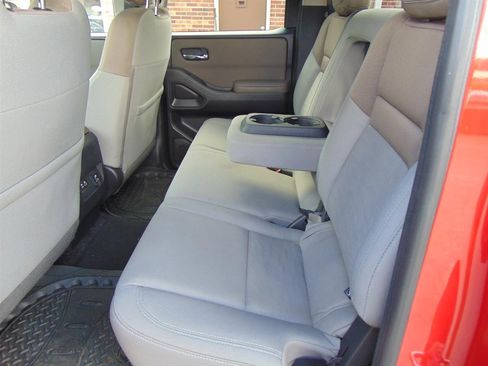 Used 2022 Nissan Frontier SV image 11