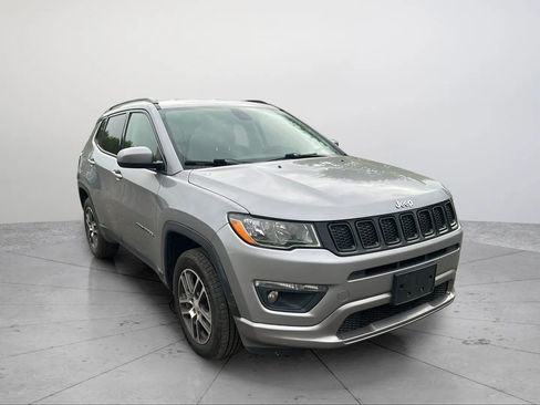 Used 2018 Jeep Compass Latitude w/ Popular Equipment Group AWD/4WD image 11