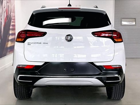 Used 2022 Buick Encore GX Essence w/ Experience Buick Package image 5