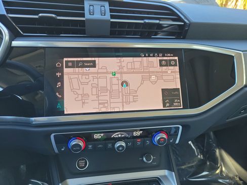 Used 2025 Audi Q3 2.0T Premium Plus w/ Premium Plus Package image 21