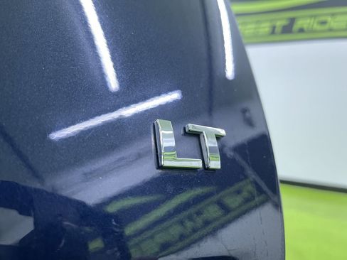 Used 2017 Chevrolet Equinox LT w/ Driver Confidence Package II image 13