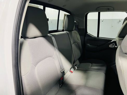 Used 2019 Nissan Frontier SV image 27