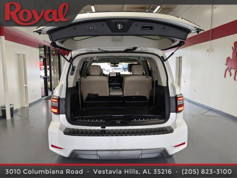 Used 2022 Nissan Armada Platinum w/ Captain's Chairs Package RWD image 14
